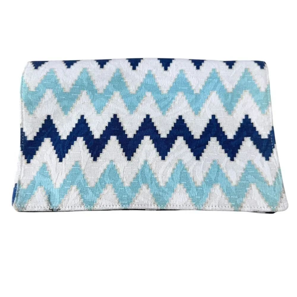 Shiraleah Chicago Aster Clutch Blue White Chevron Print Bag Purse